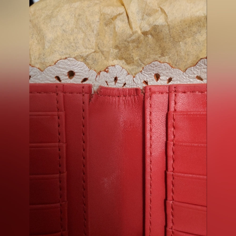 Kate Spade Scalloped Wallet In Rasberry (see Photos) - Picture 4 of 5